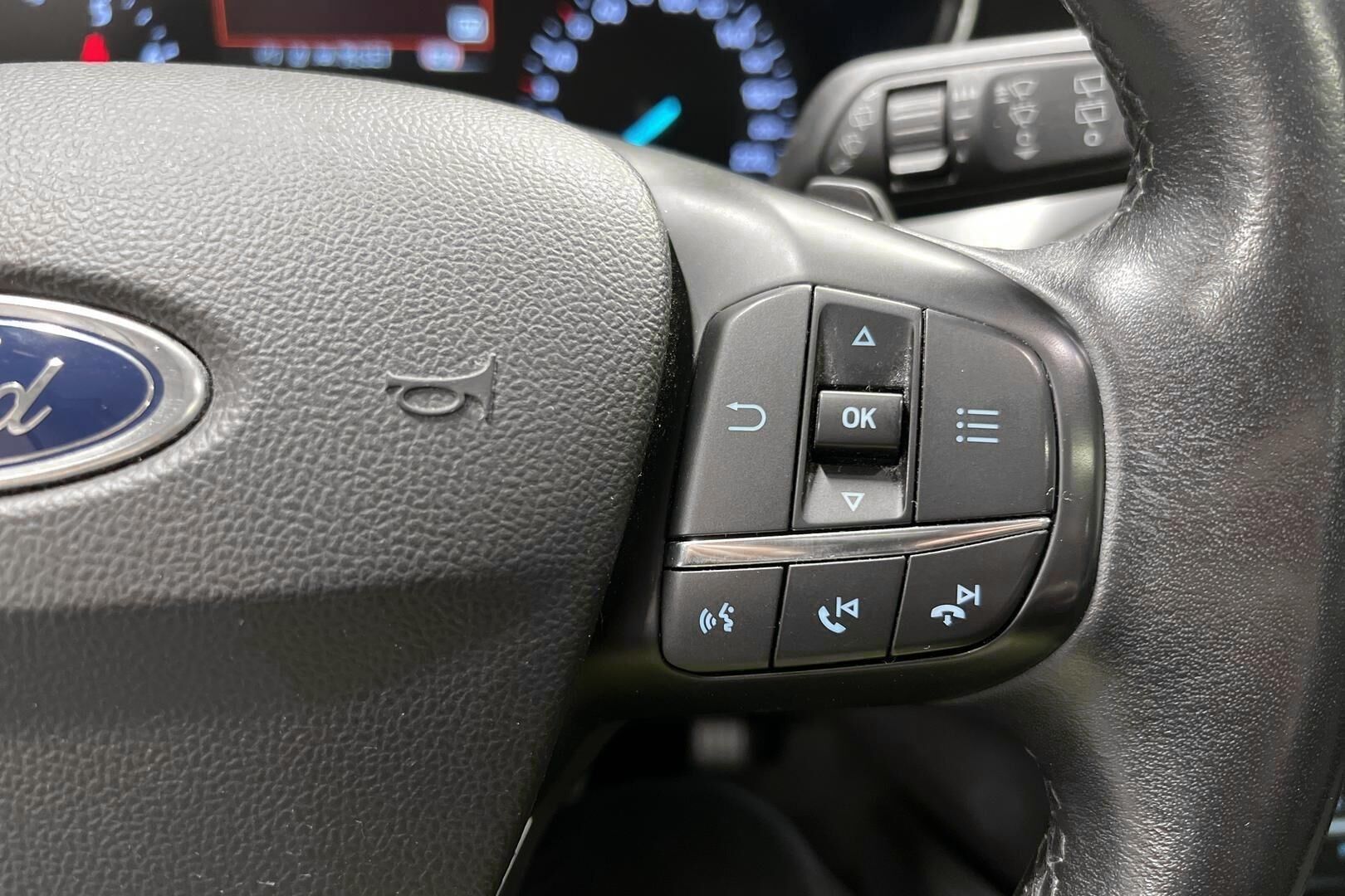 Ford Focus iso kuva 10