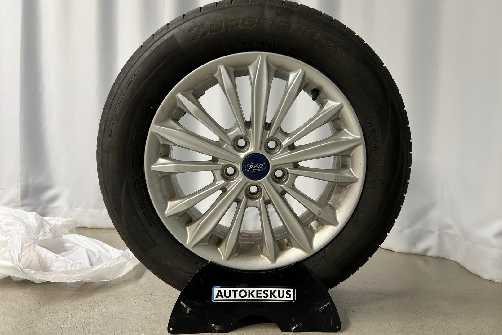 Ford Focus iso kuva 14