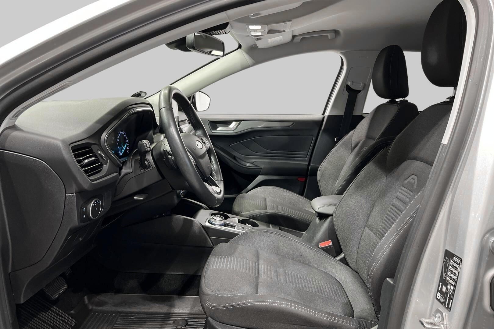 Ford Focus iso kuva 8