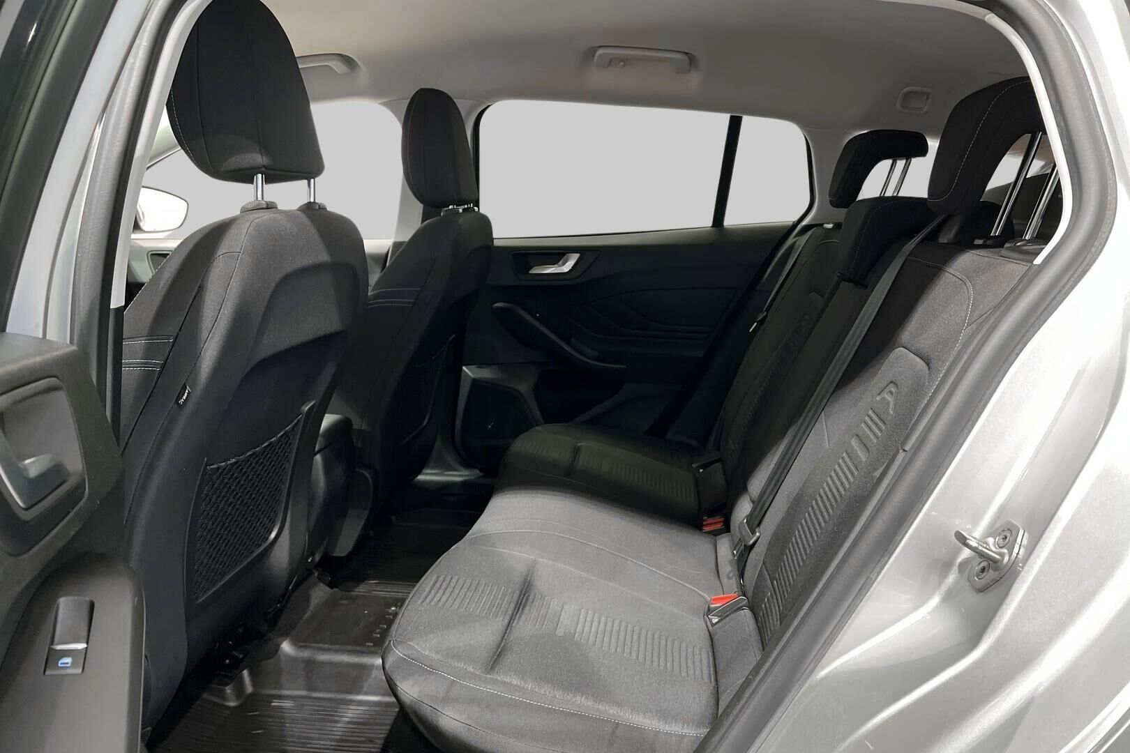 Ford Focus iso kuva 9