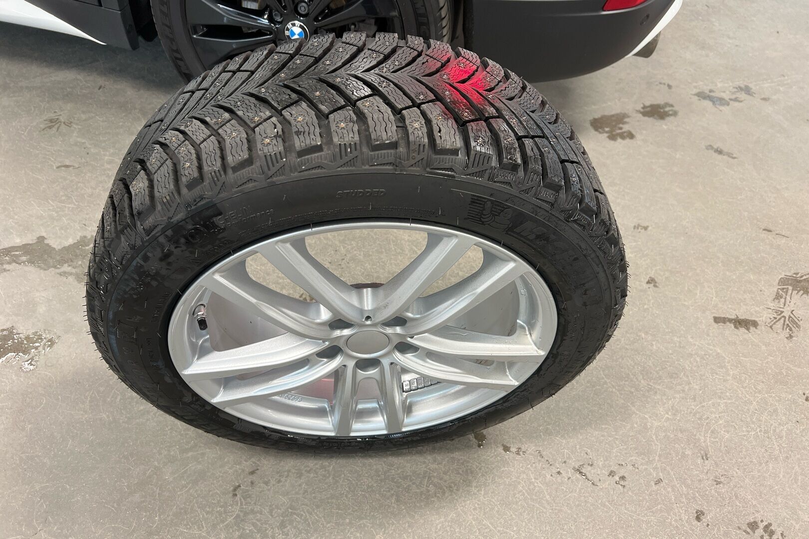 BMW X1 iso kuva 11
