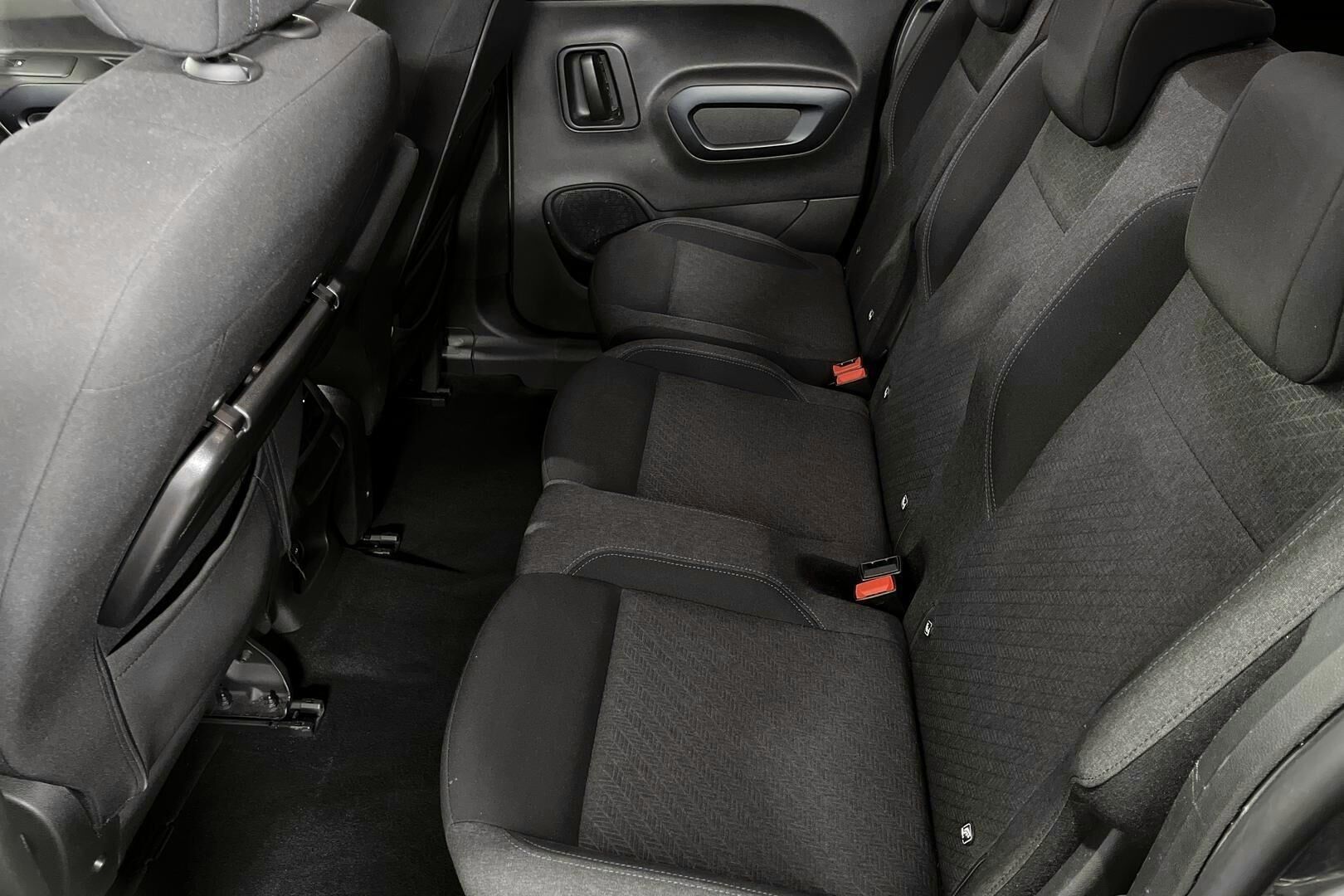 Peugeot Rifter iso kuva 10