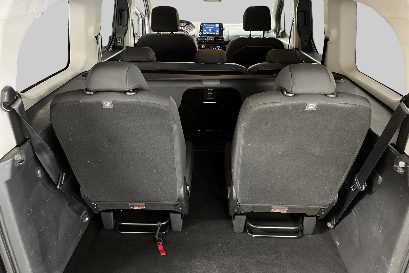 Peugeot Rifter iso kuva 12