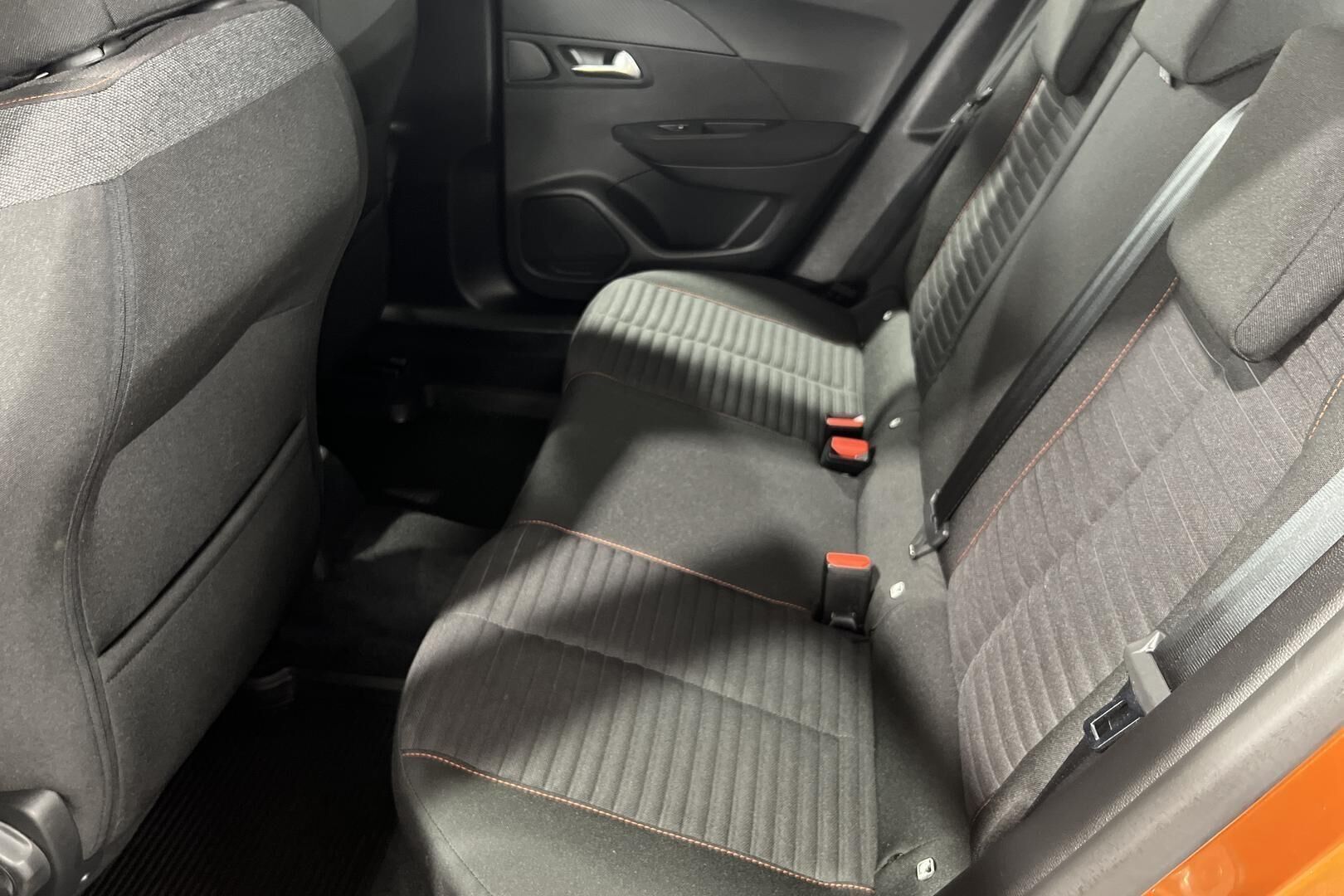 Peugeot 2008 iso kuva 18