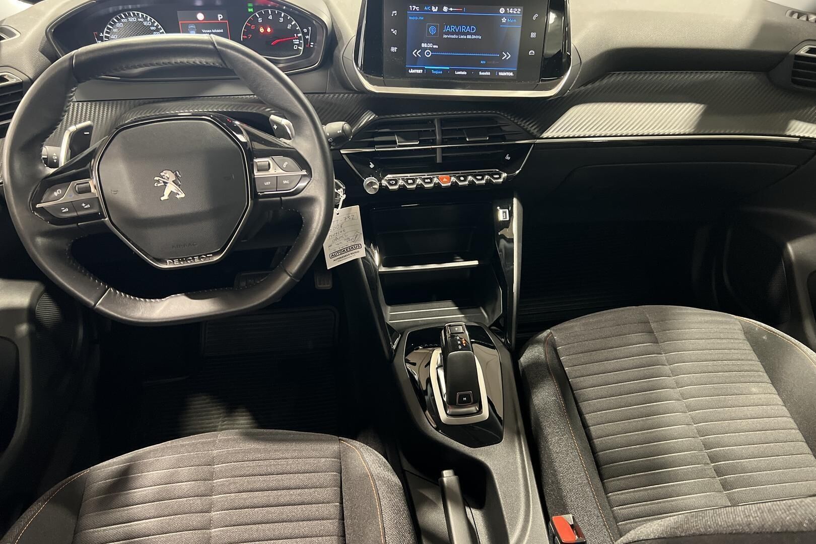 Peugeot 2008 iso kuva 8