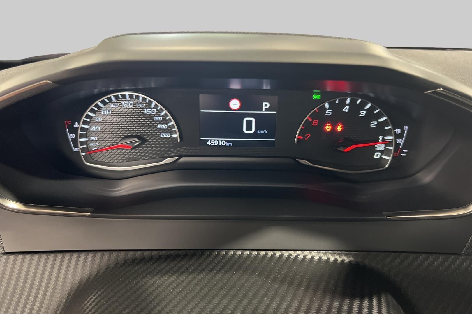 Peugeot 2008 iso kuva 13