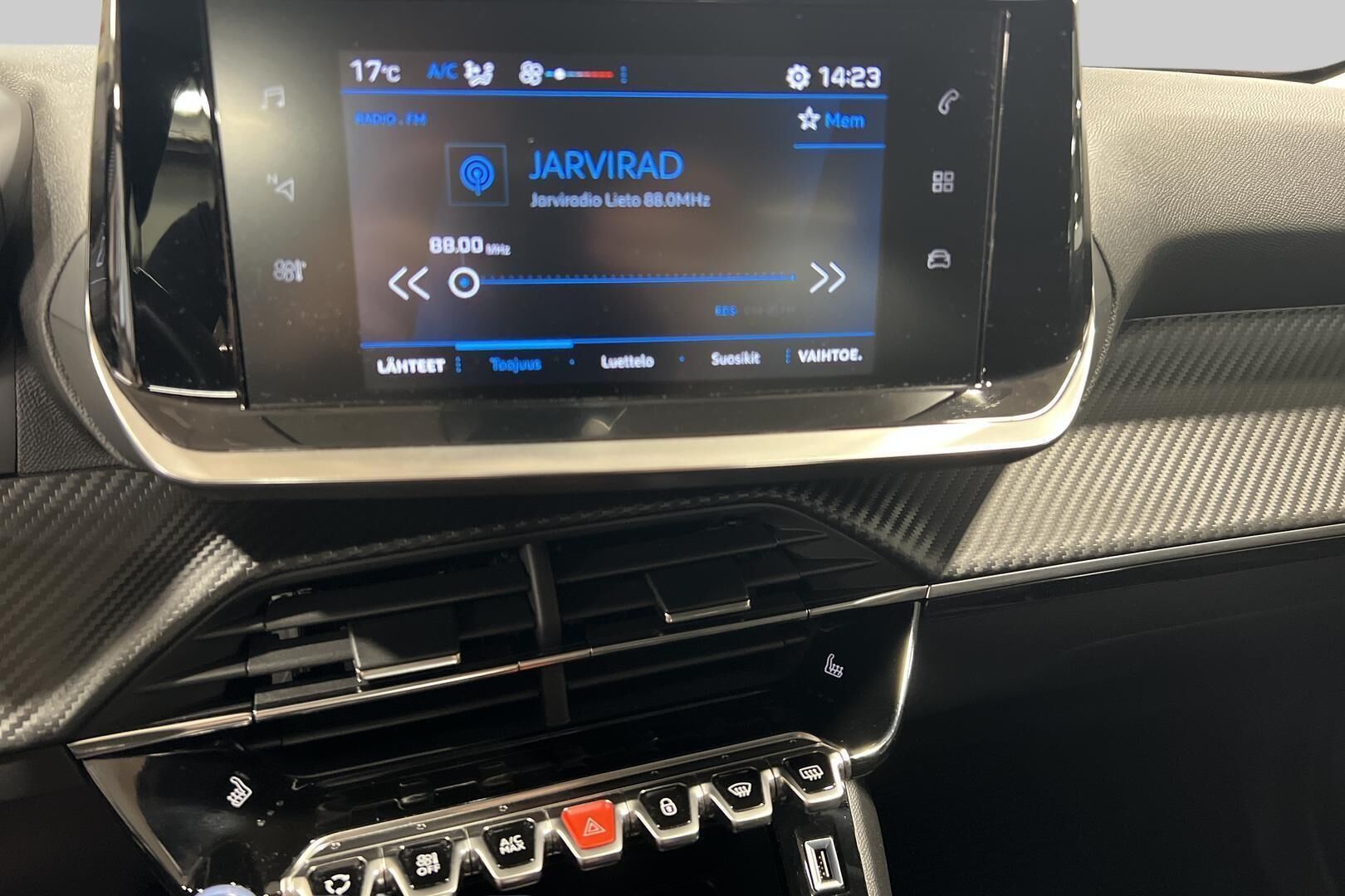 Peugeot 2008 iso kuva 19