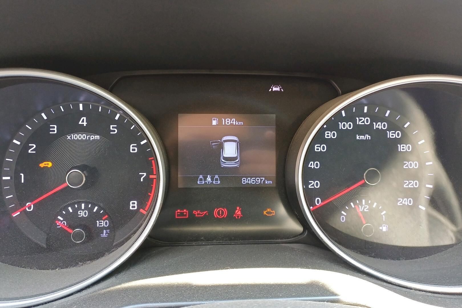 Kia Ceed iso kuva 10
