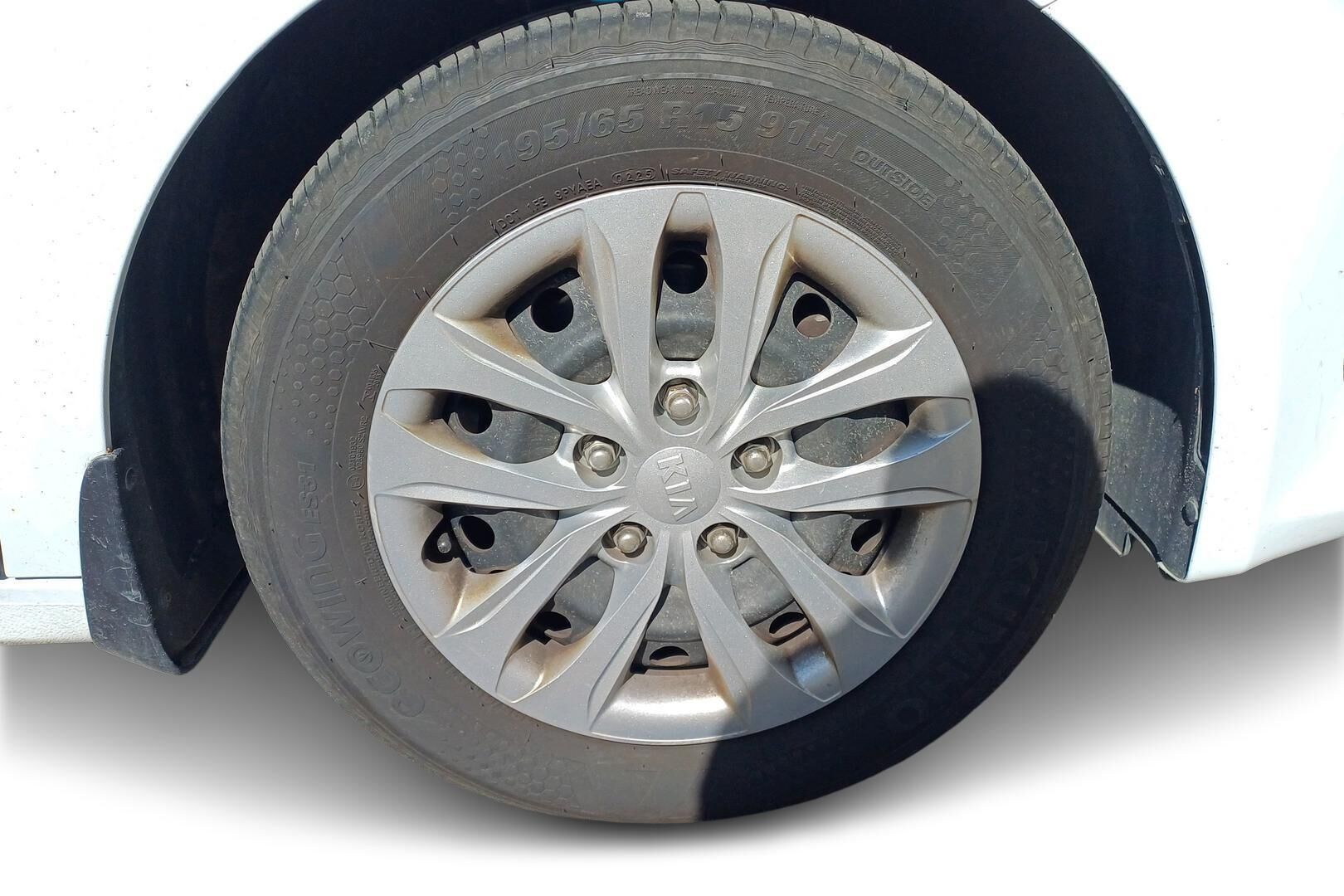 Kia Ceed iso kuva 12