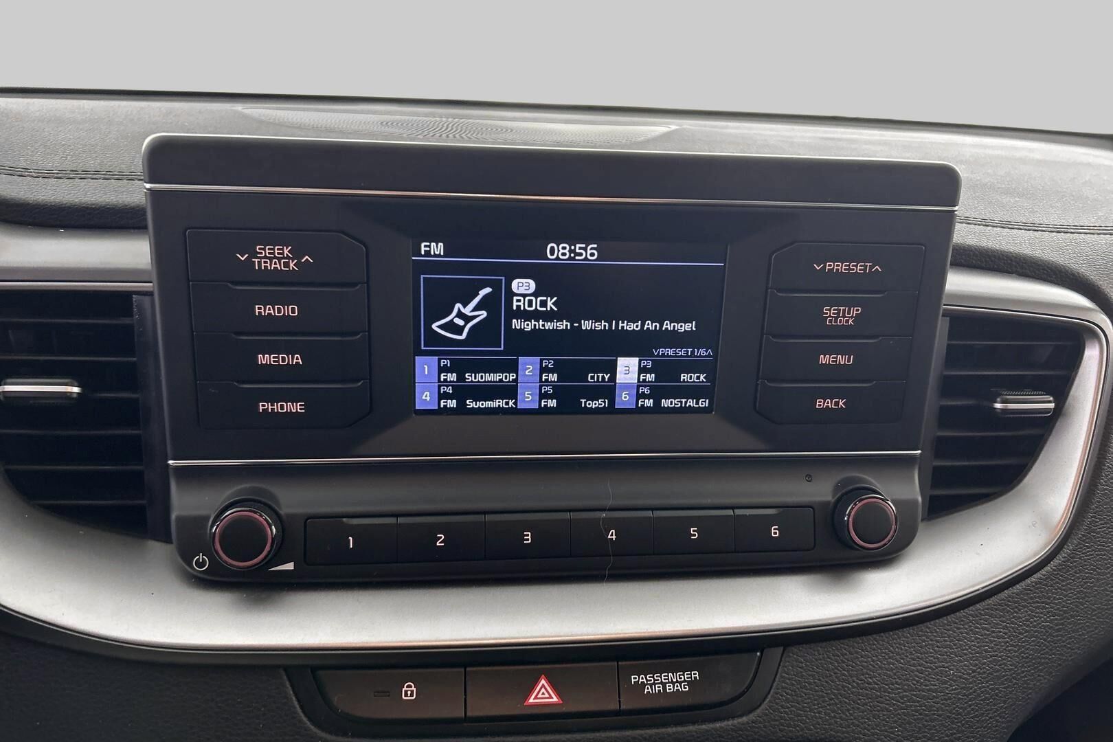 Kia Ceed iso kuva 18