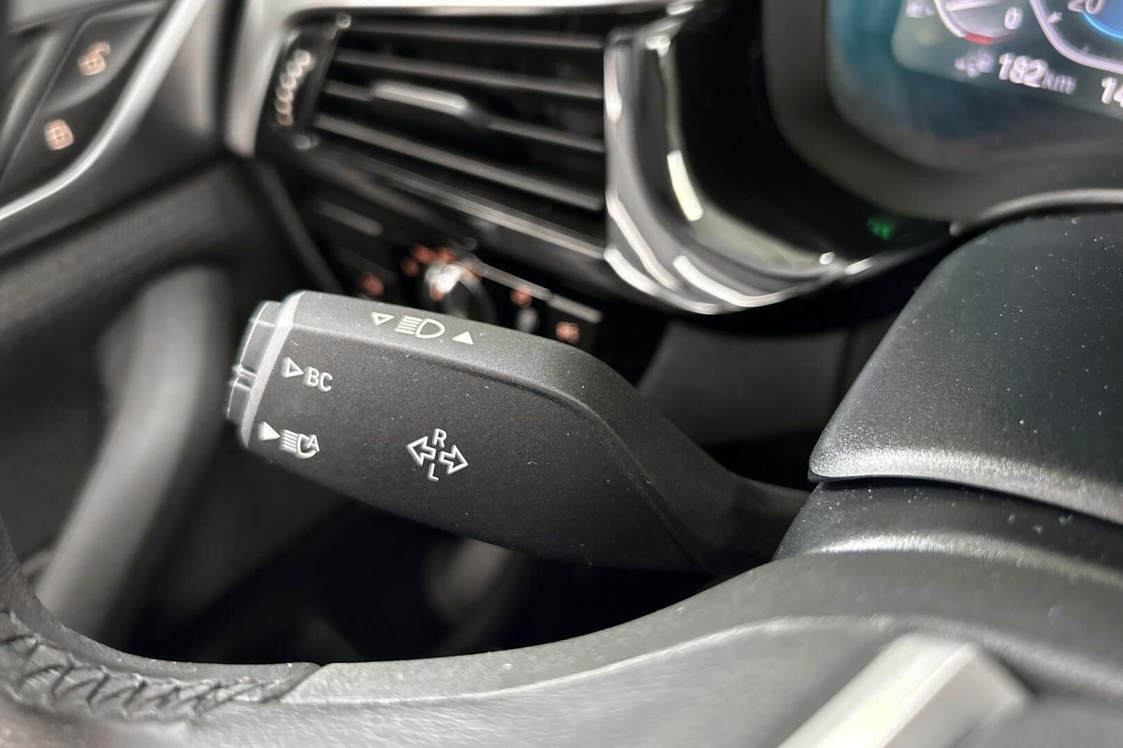 BMW 5-SARJA iso kuva 17