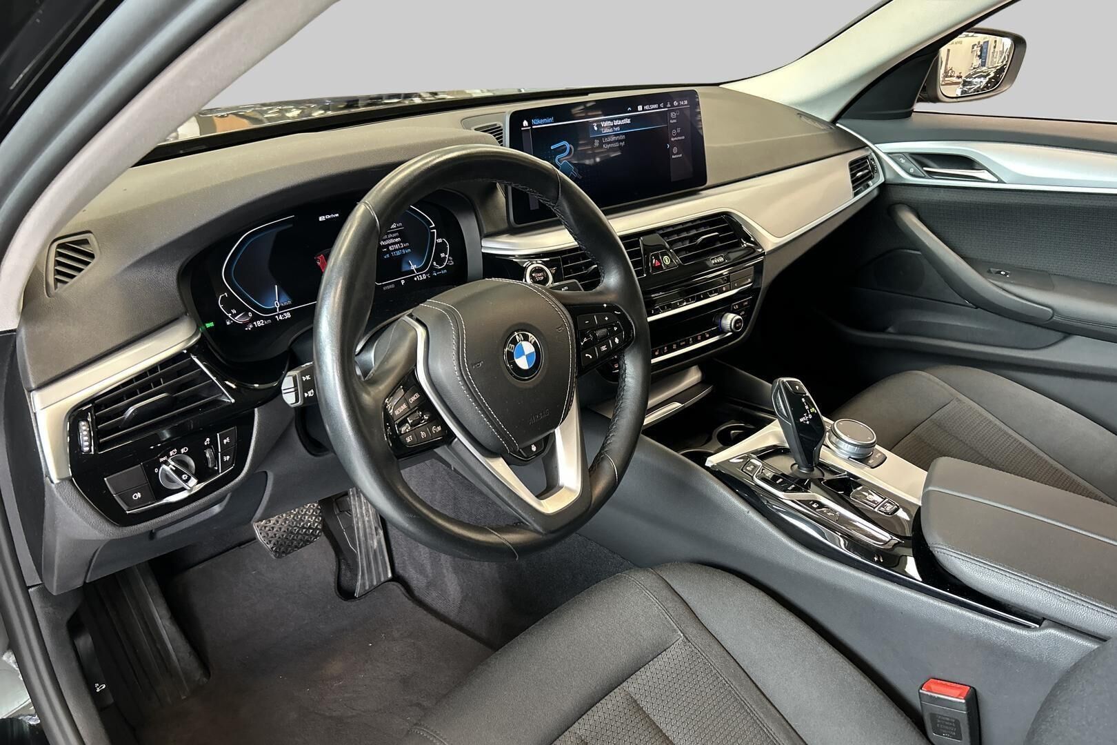 BMW 5-SARJA iso kuva 8