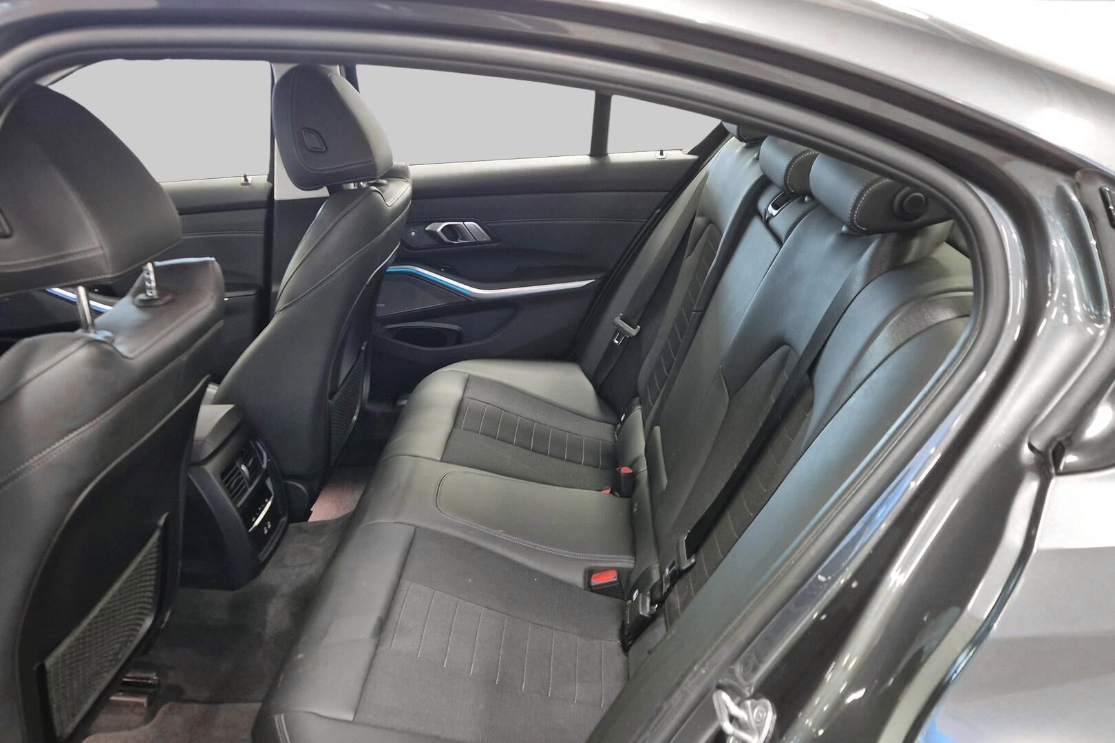 BMW 3-sarja iso kuva 9