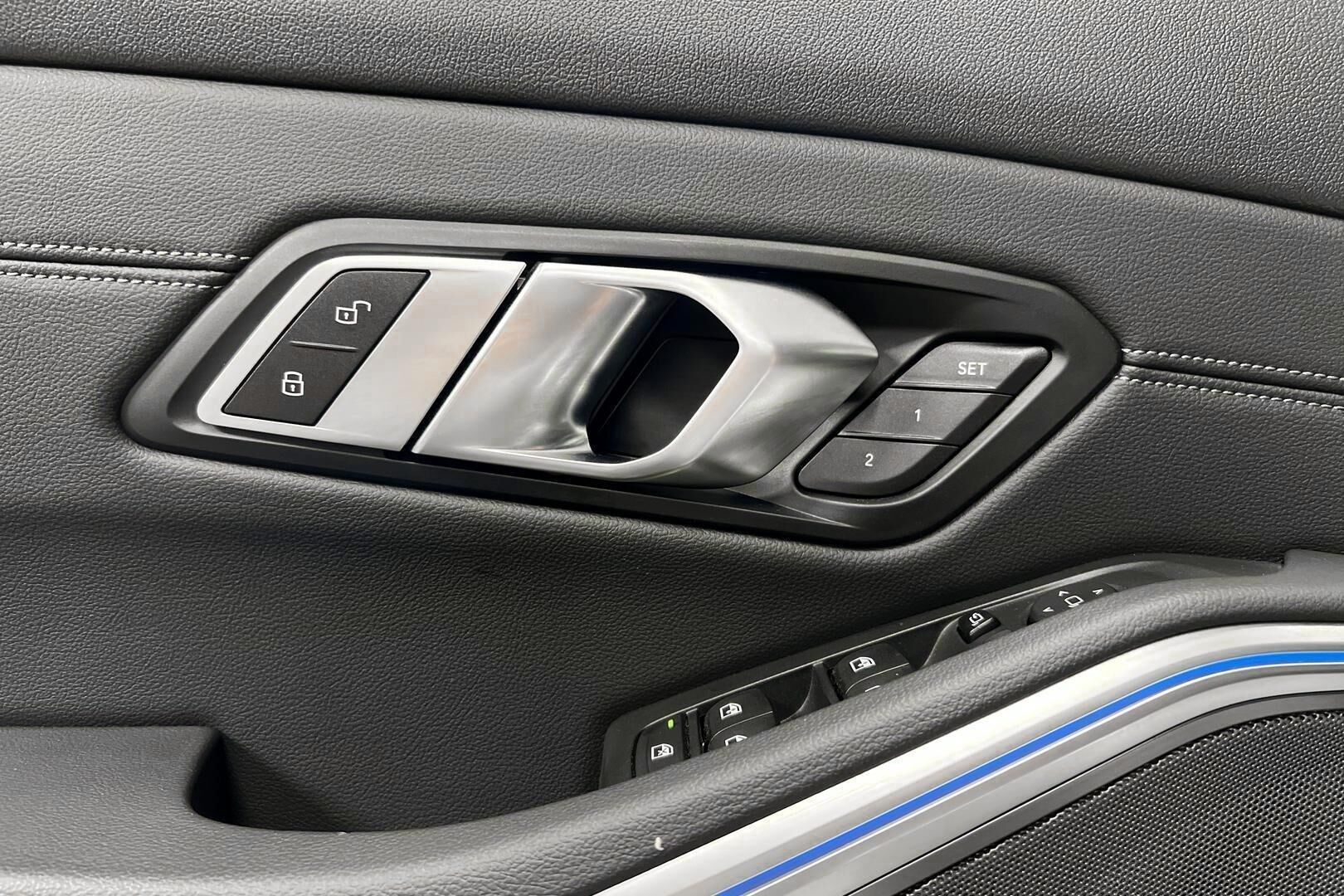 BMW 3-sarja iso kuva 14