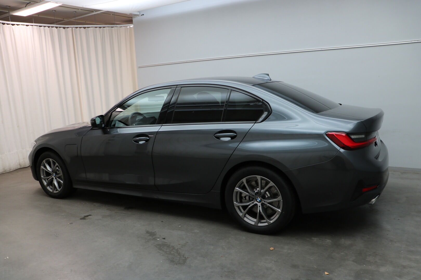 BMW 3-sarja iso kuva 2