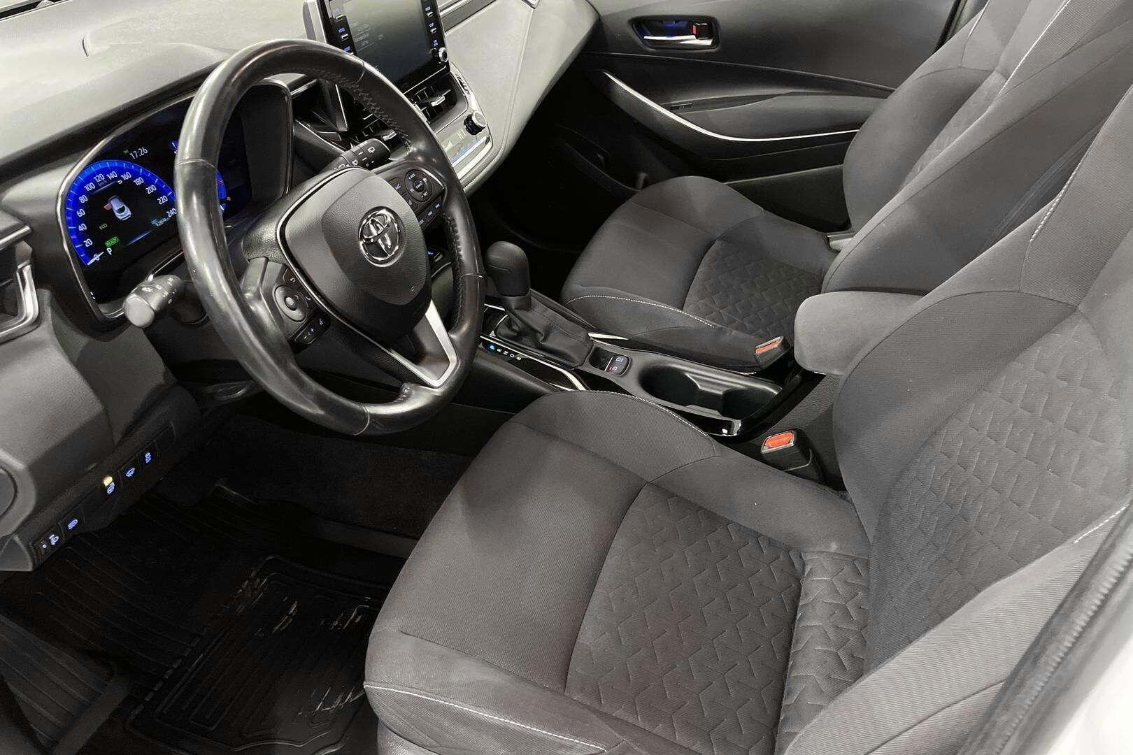 Toyota Corolla iso kuva 9