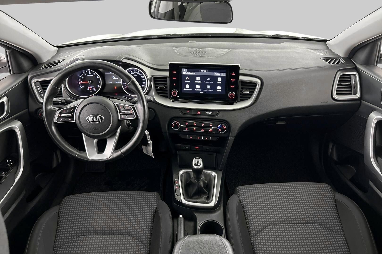 Kia Ceed iso kuva 11