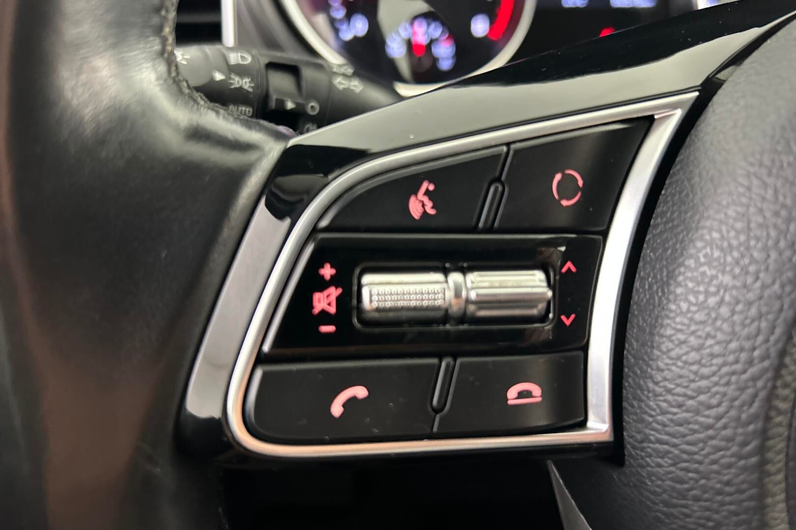 Kia Ceed iso kuva 22