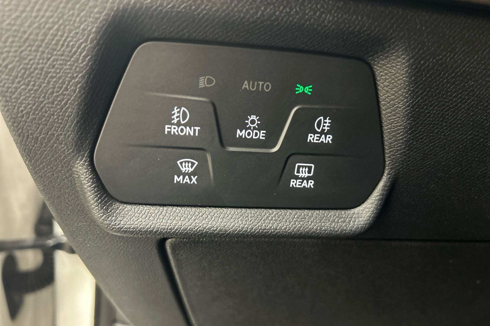 Seat Leon iso kuva 12
