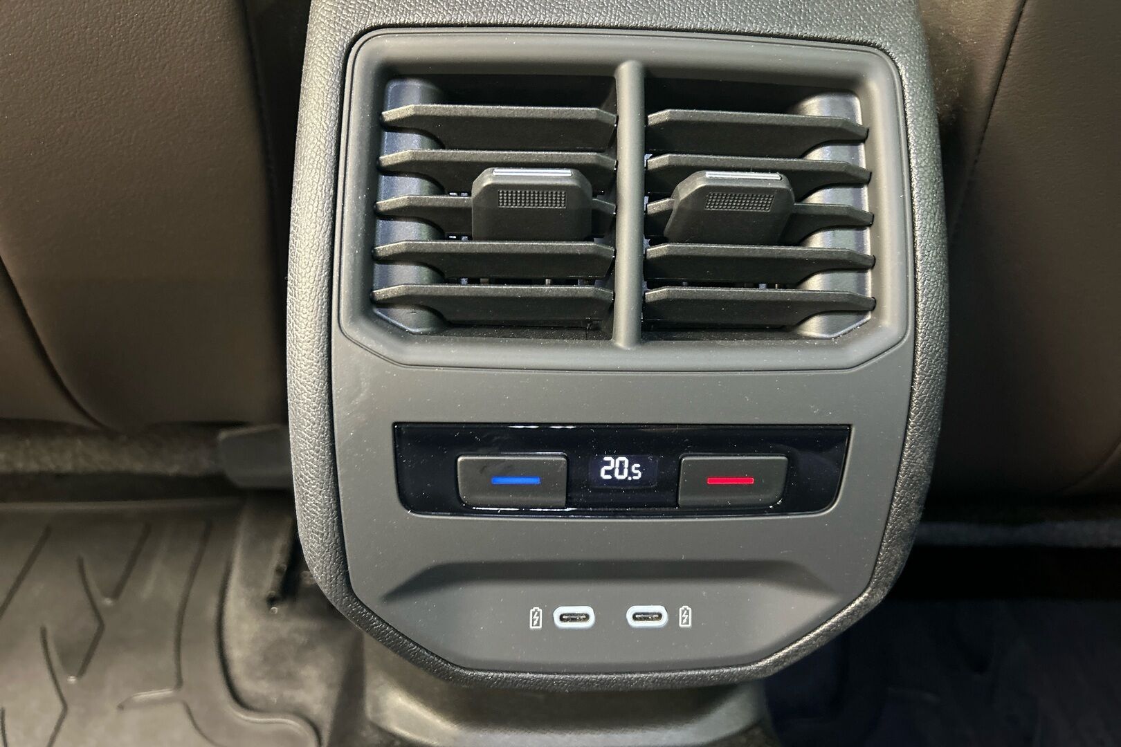 Seat Leon iso kuva 21
