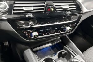 BMW 5-SARJA esikatselu 33