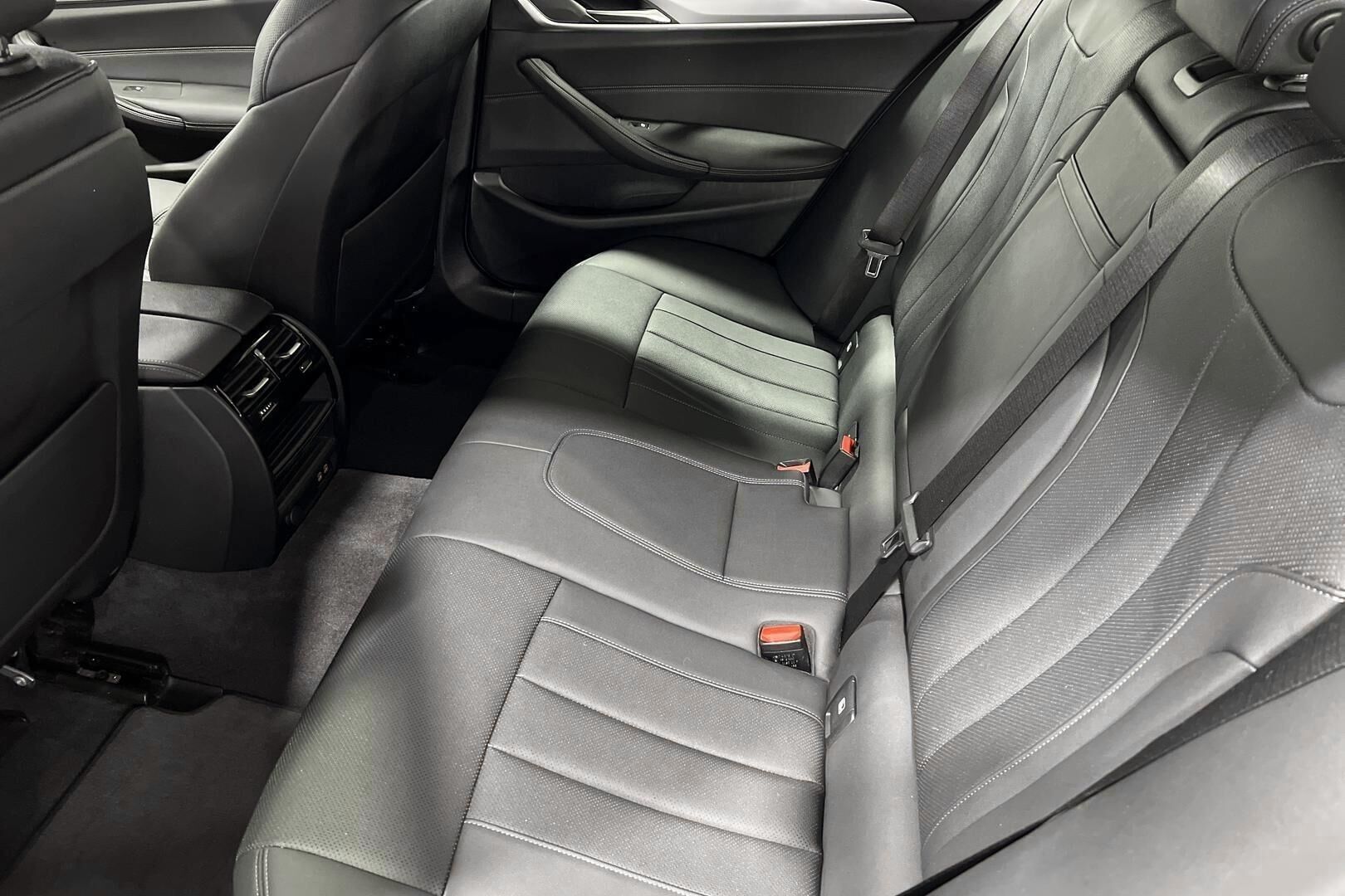 BMW 5-sarja iso kuva 6