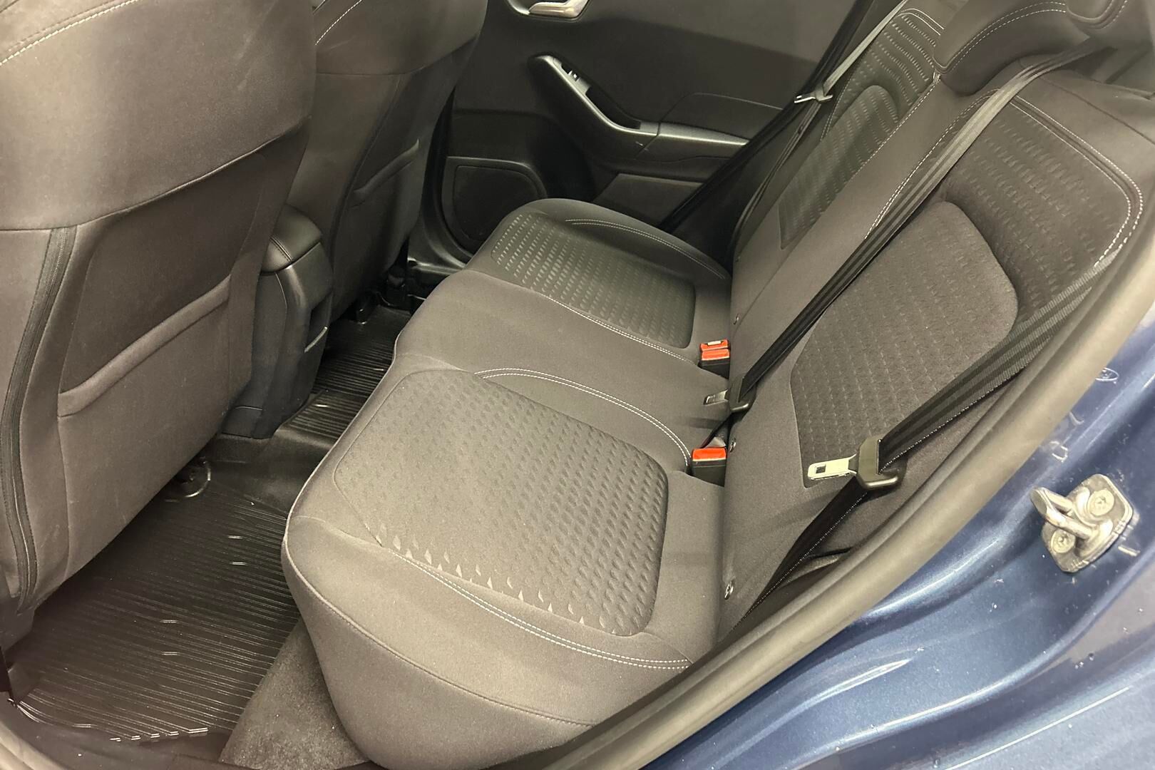 Ford Fiesta iso kuva 10