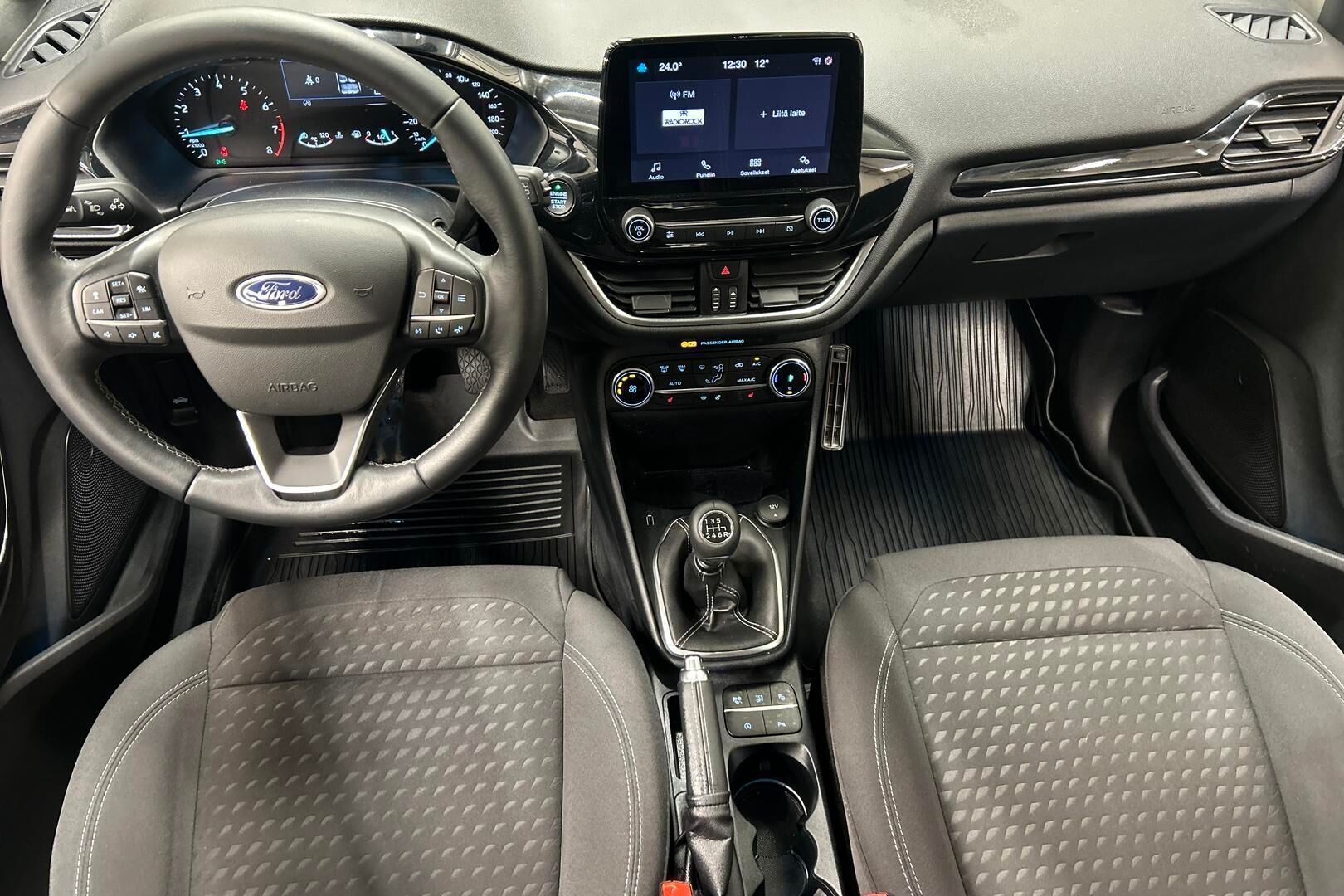 Ford Fiesta iso kuva 11