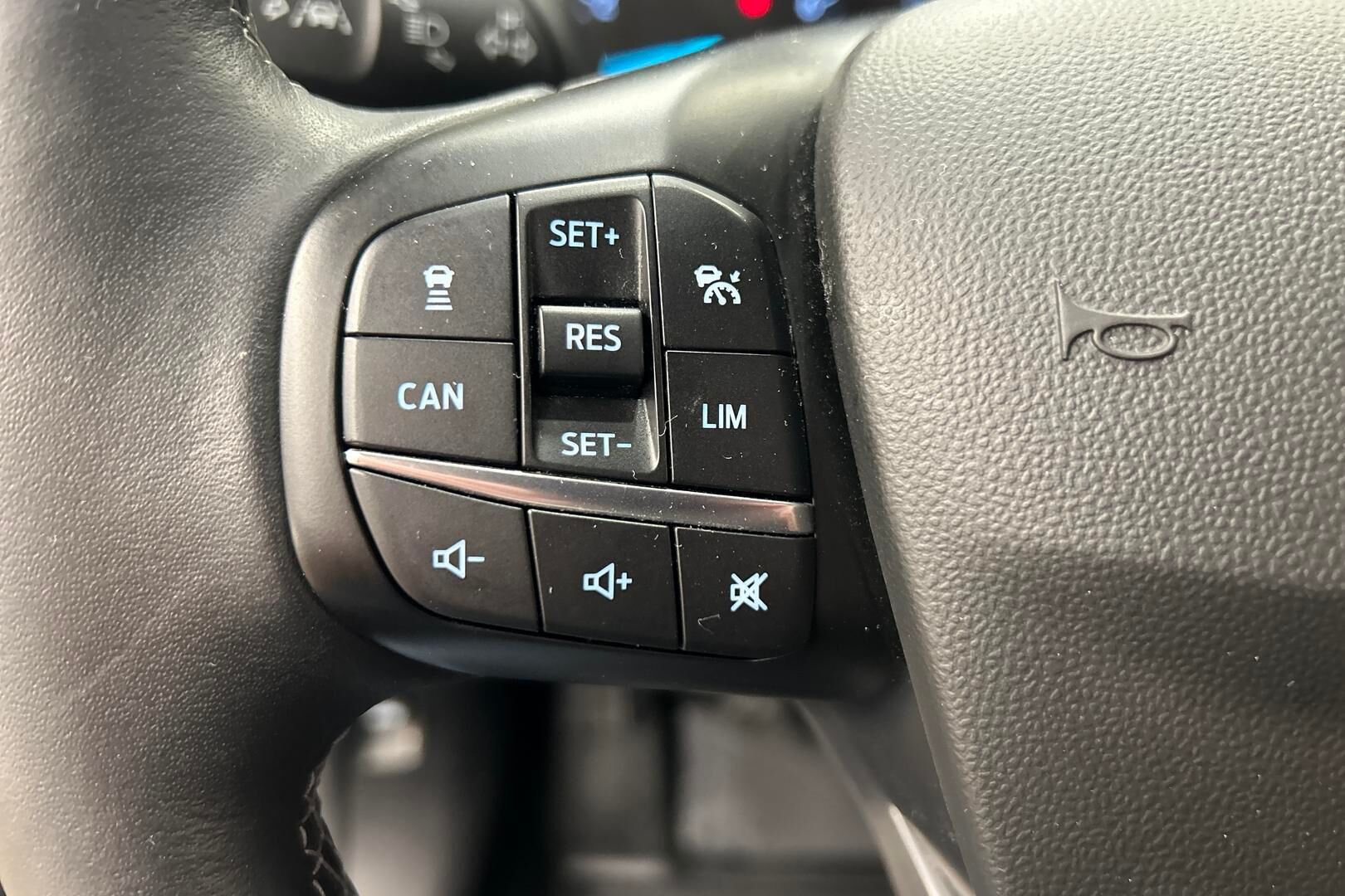 Ford Fiesta iso kuva 16