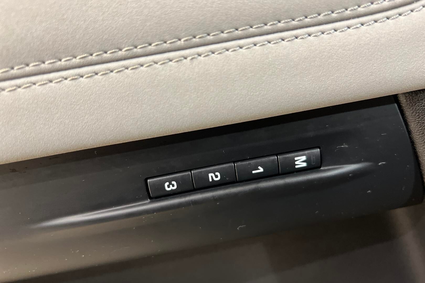 Land Rover Range Rover Evoque iso kuva 32