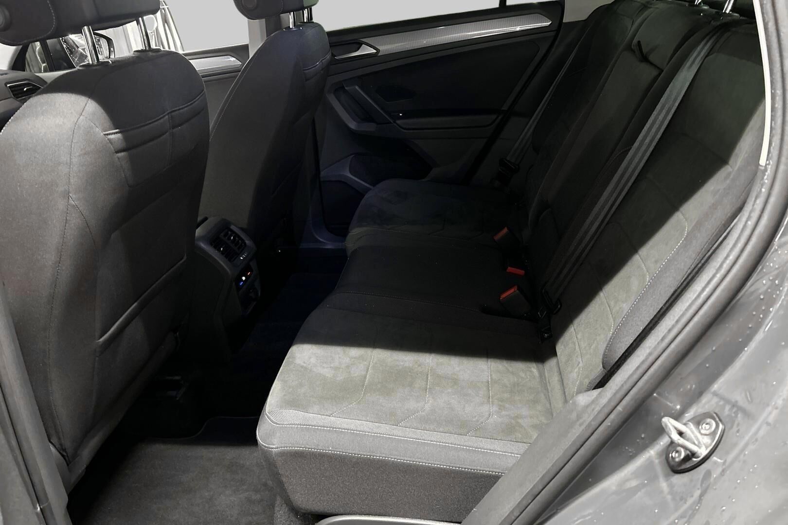 Volkswagen Tiguan iso kuva 4