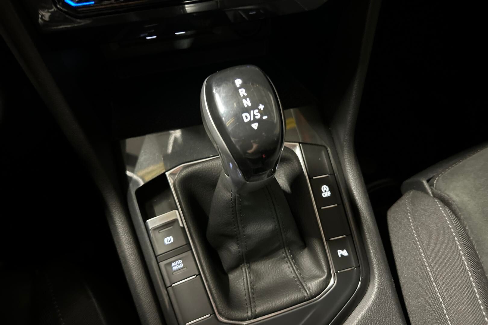 Volkswagen Tiguan iso kuva 11