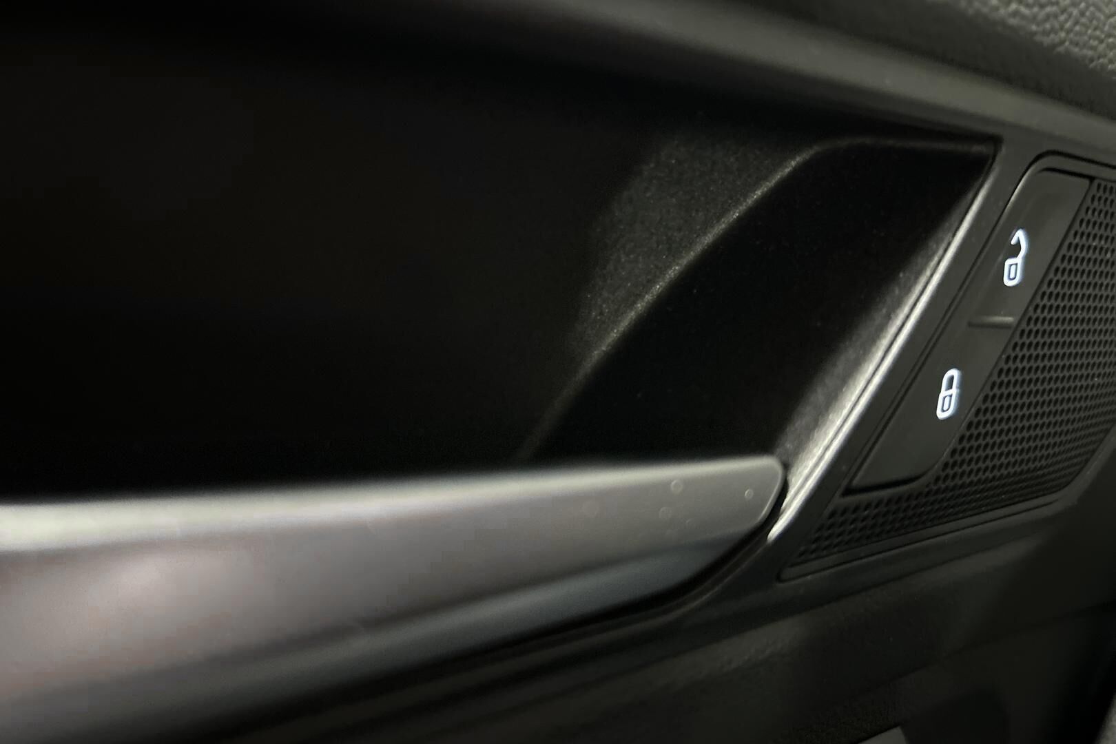 Volkswagen Tiguan iso kuva 14