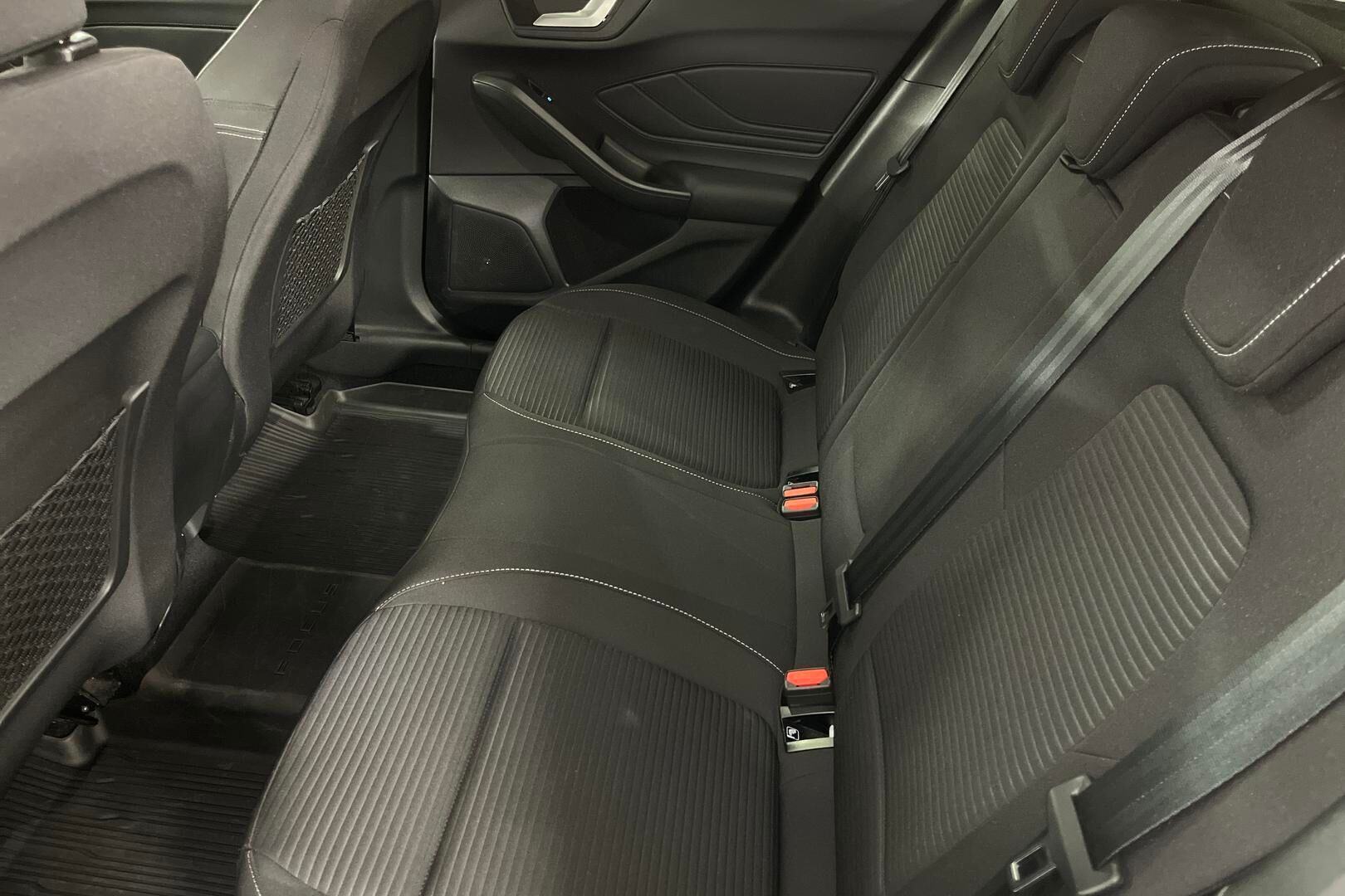 Ford Focus iso kuva 10