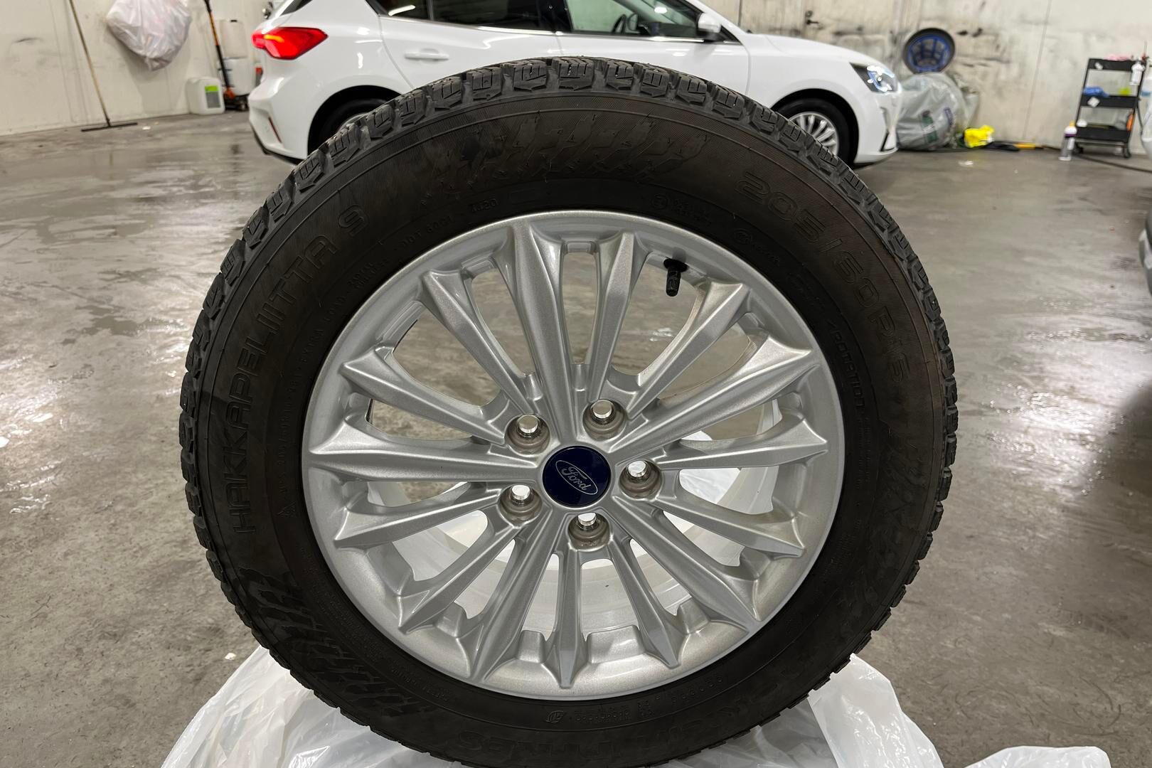 Ford Focus iso kuva 14