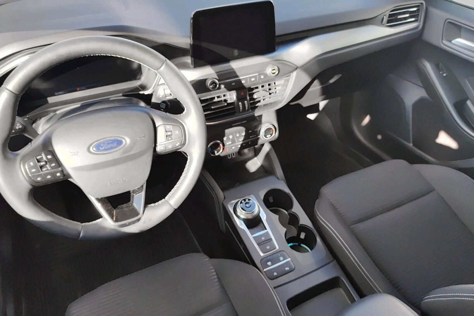 Ford Focus iso kuva 2
