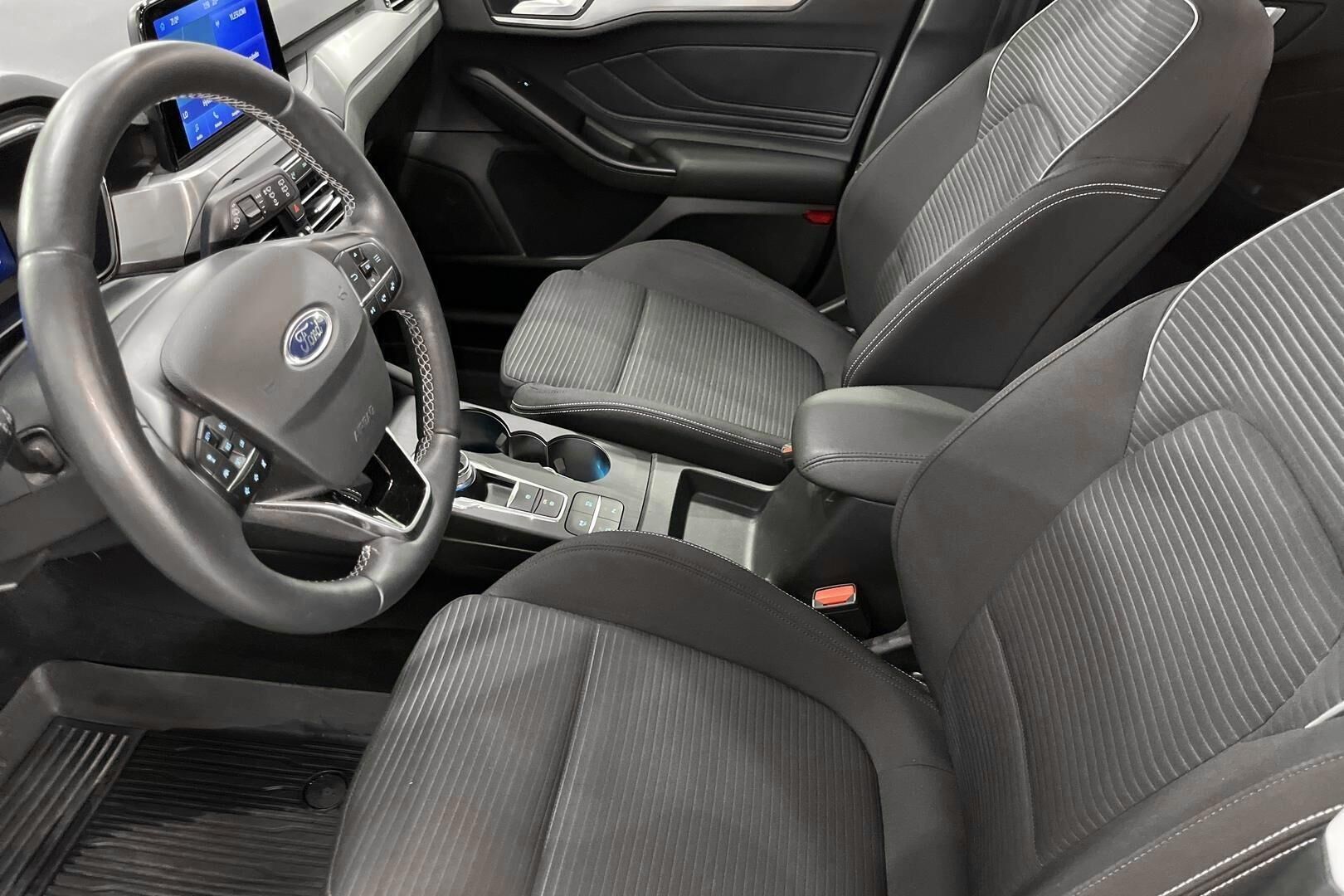 Ford Focus iso kuva 9