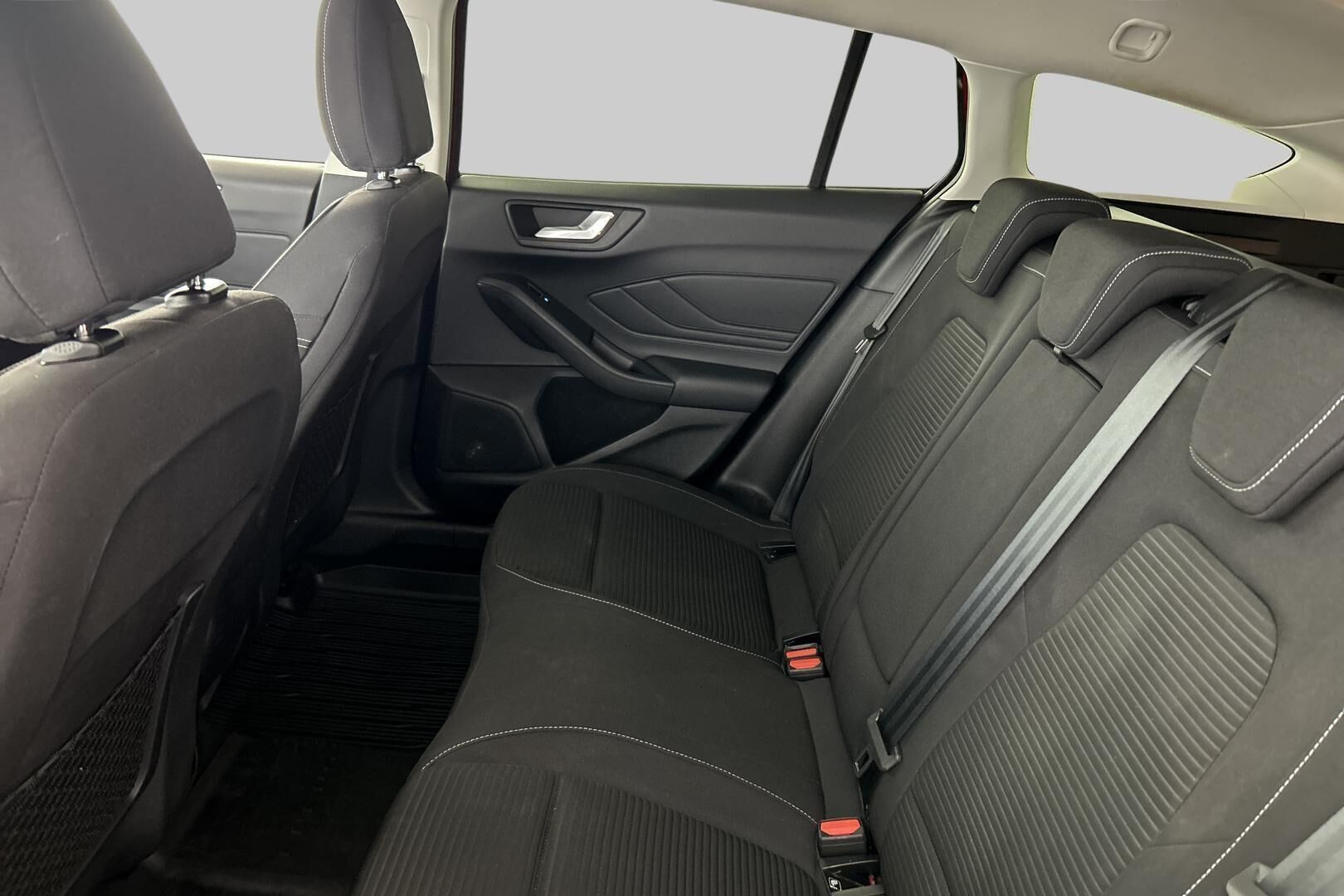 Ford Focus iso kuva 10