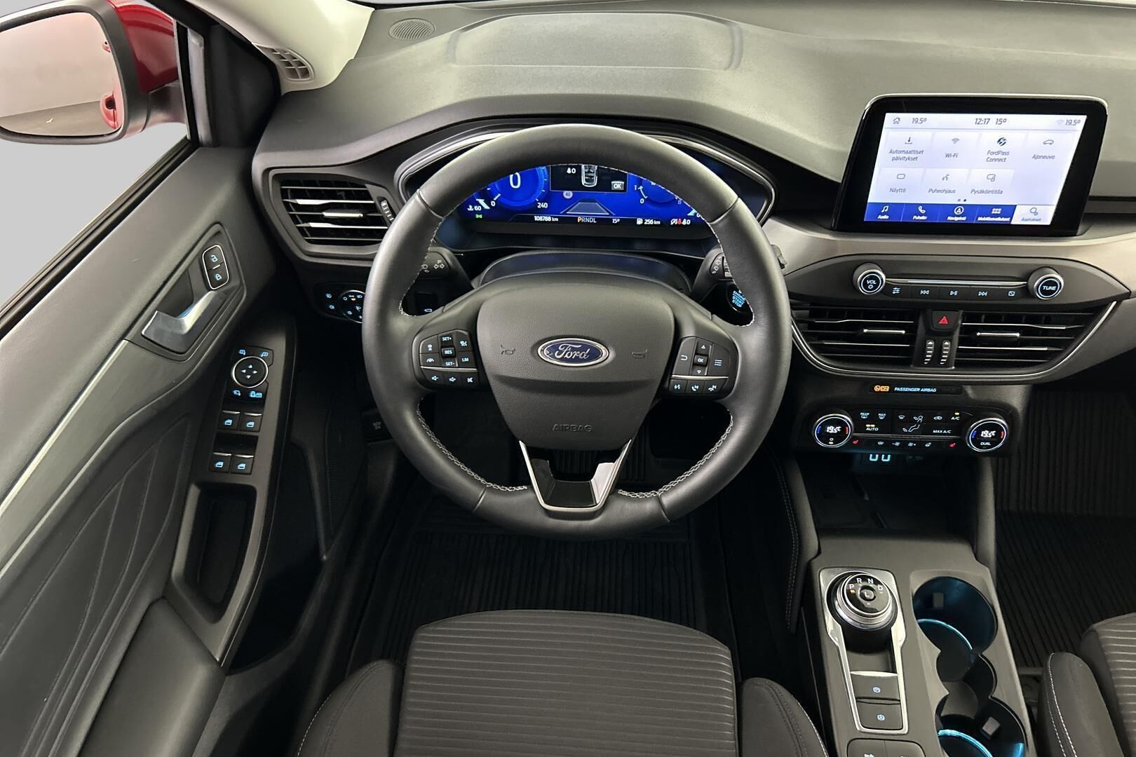 Ford Focus iso kuva 27
