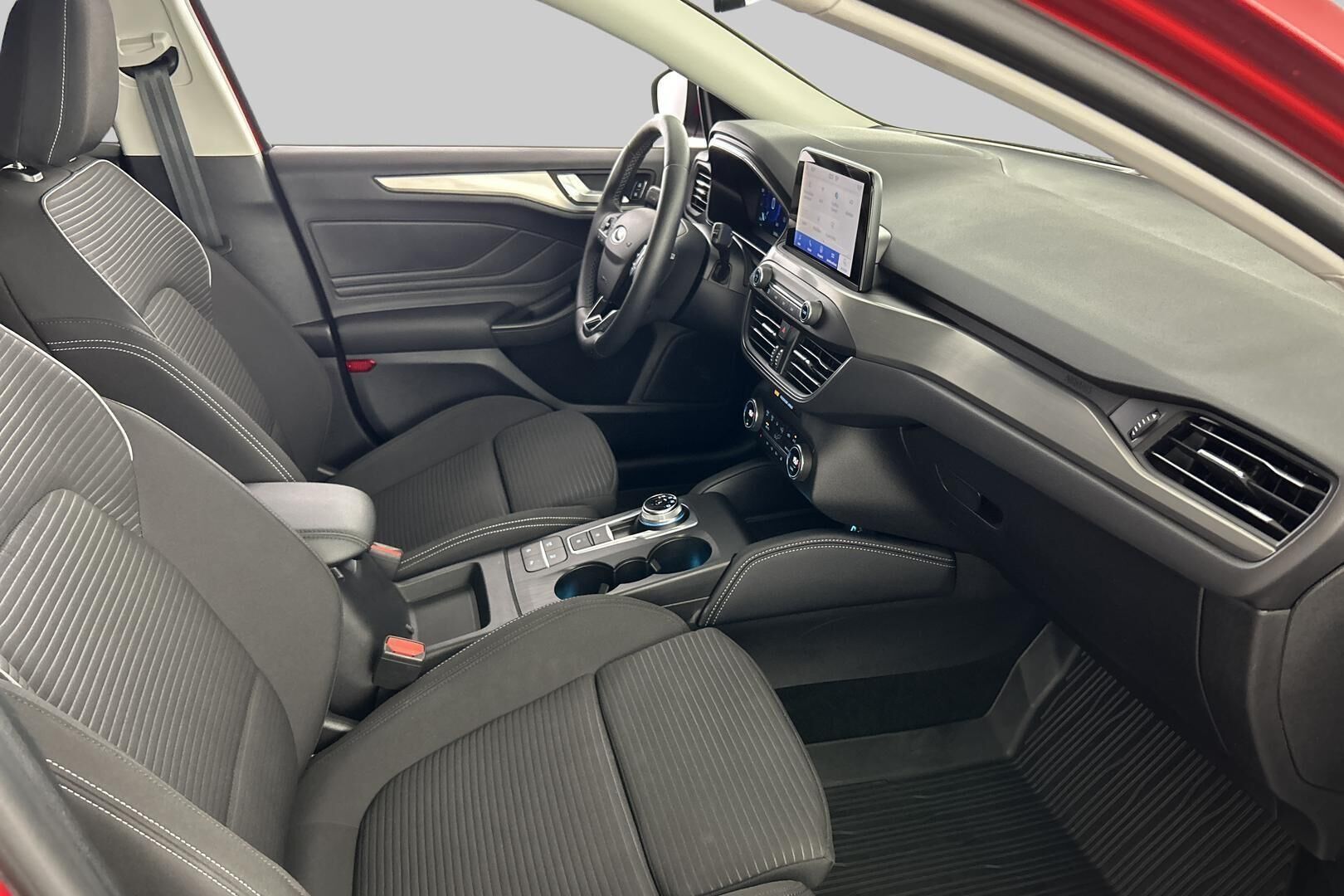 Ford Focus iso kuva 29