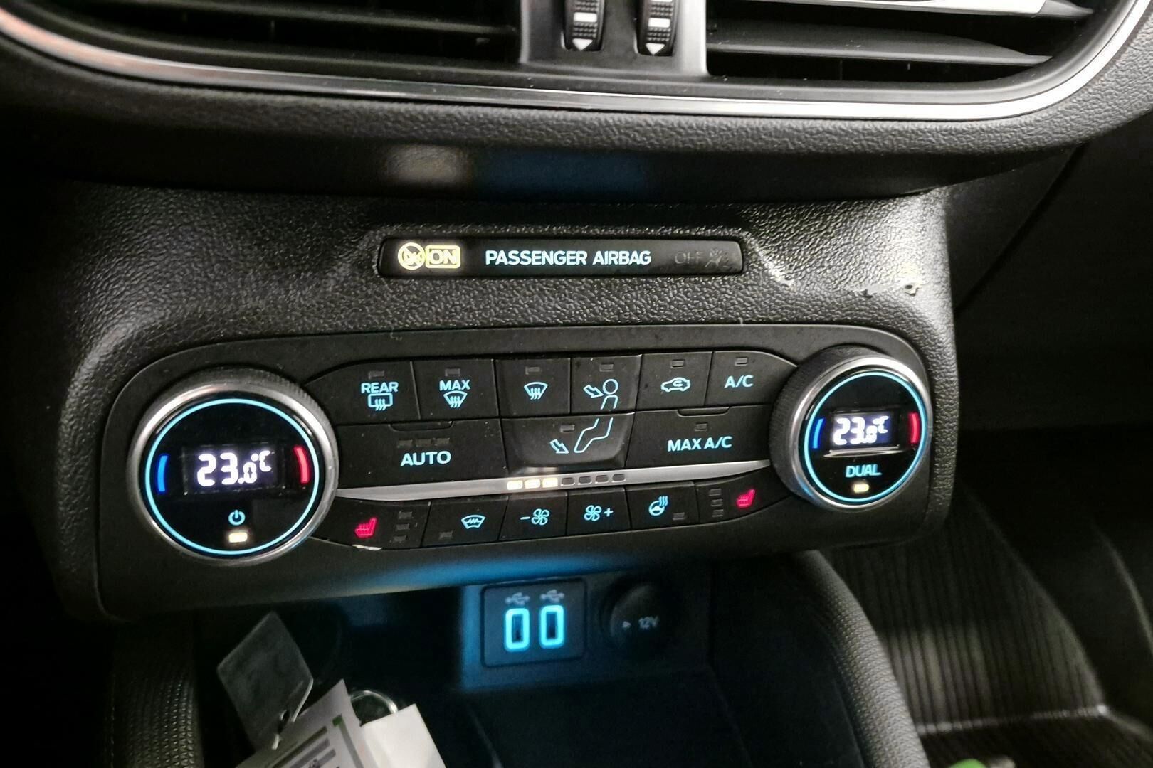 Ford Focus iso kuva 17