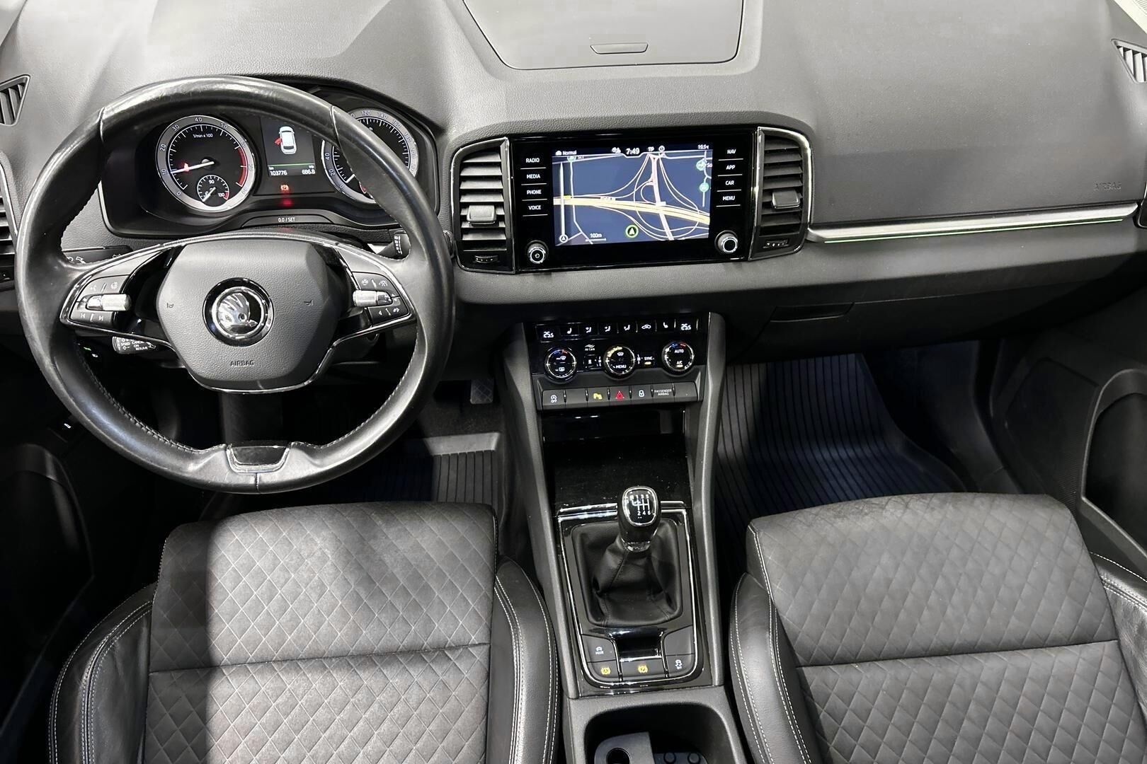 Skoda Karoq iso kuva 11