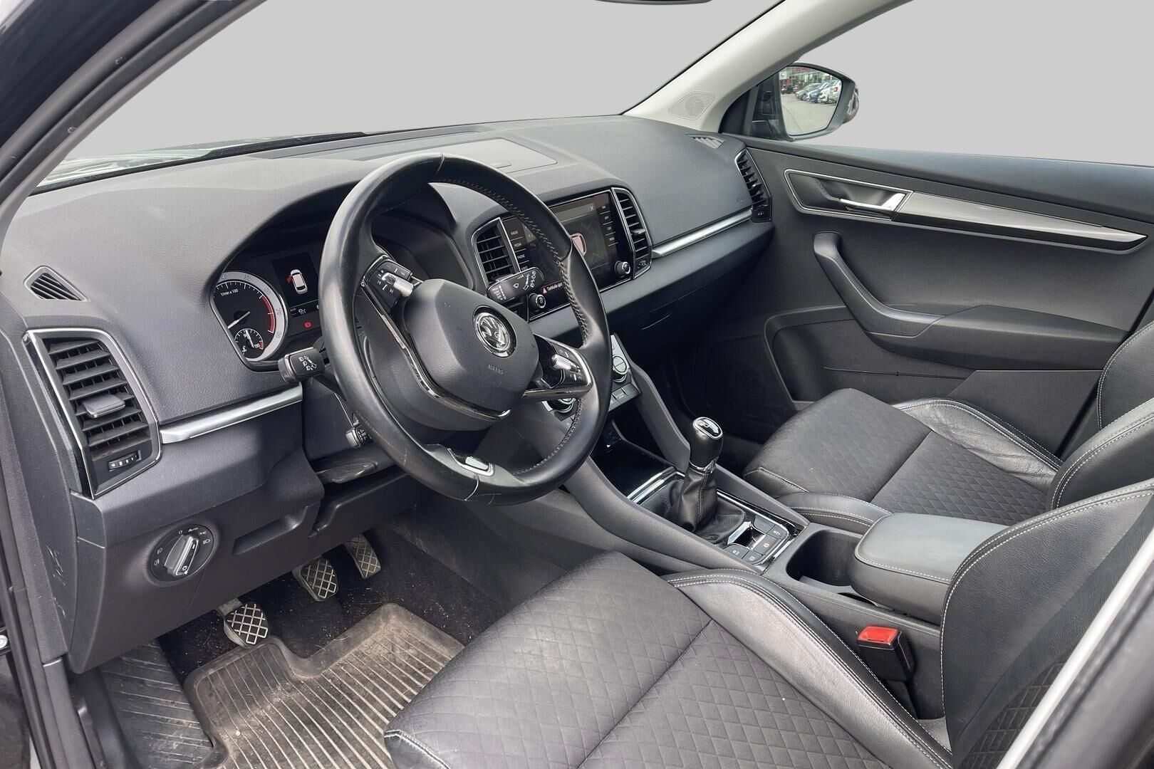 Skoda Karoq iso kuva 2