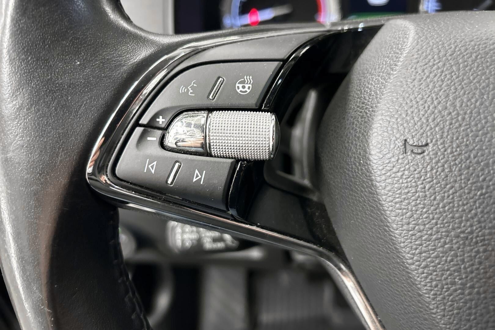 Skoda Karoq iso kuva 16