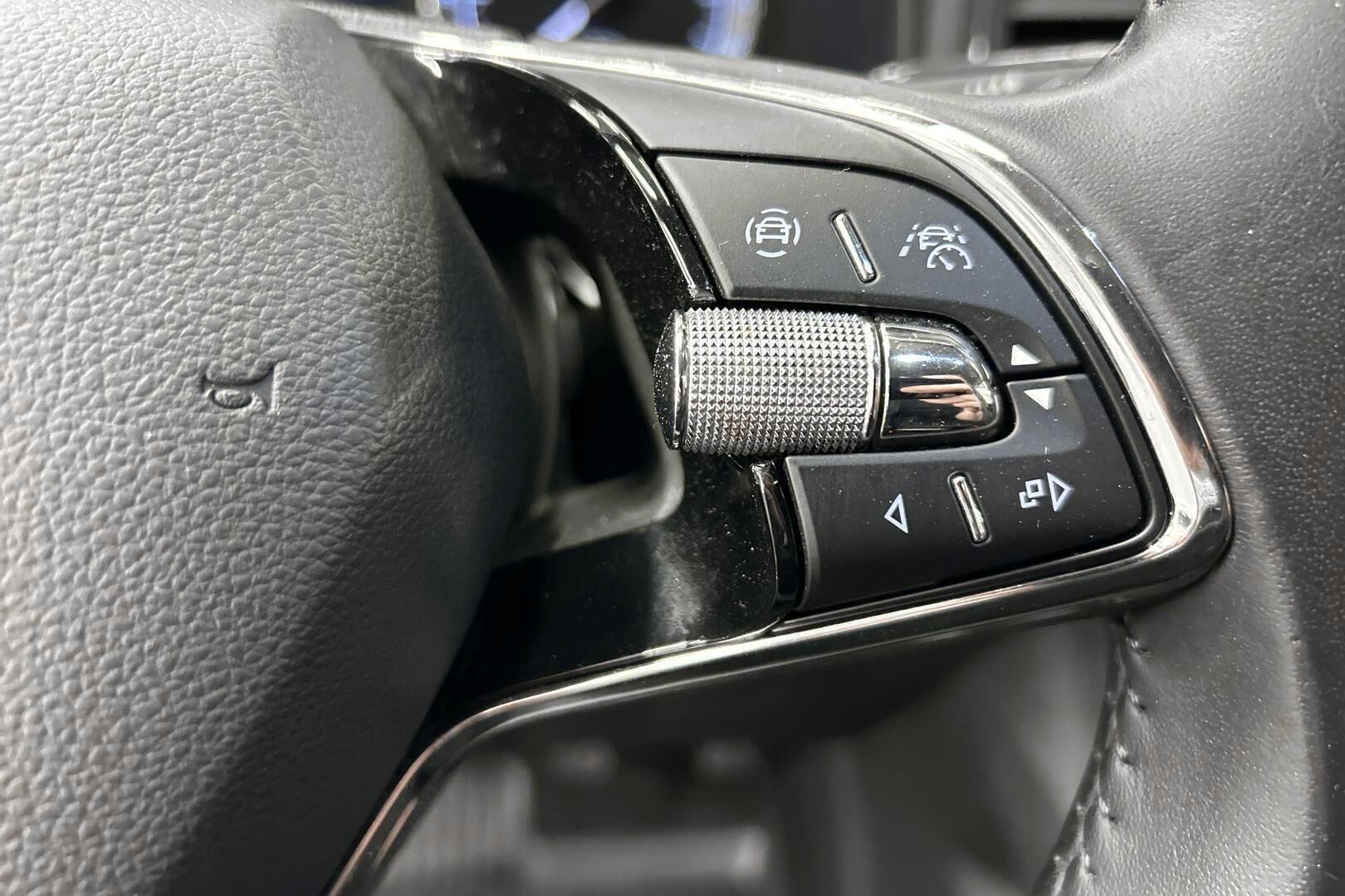 Skoda Karoq iso kuva 17