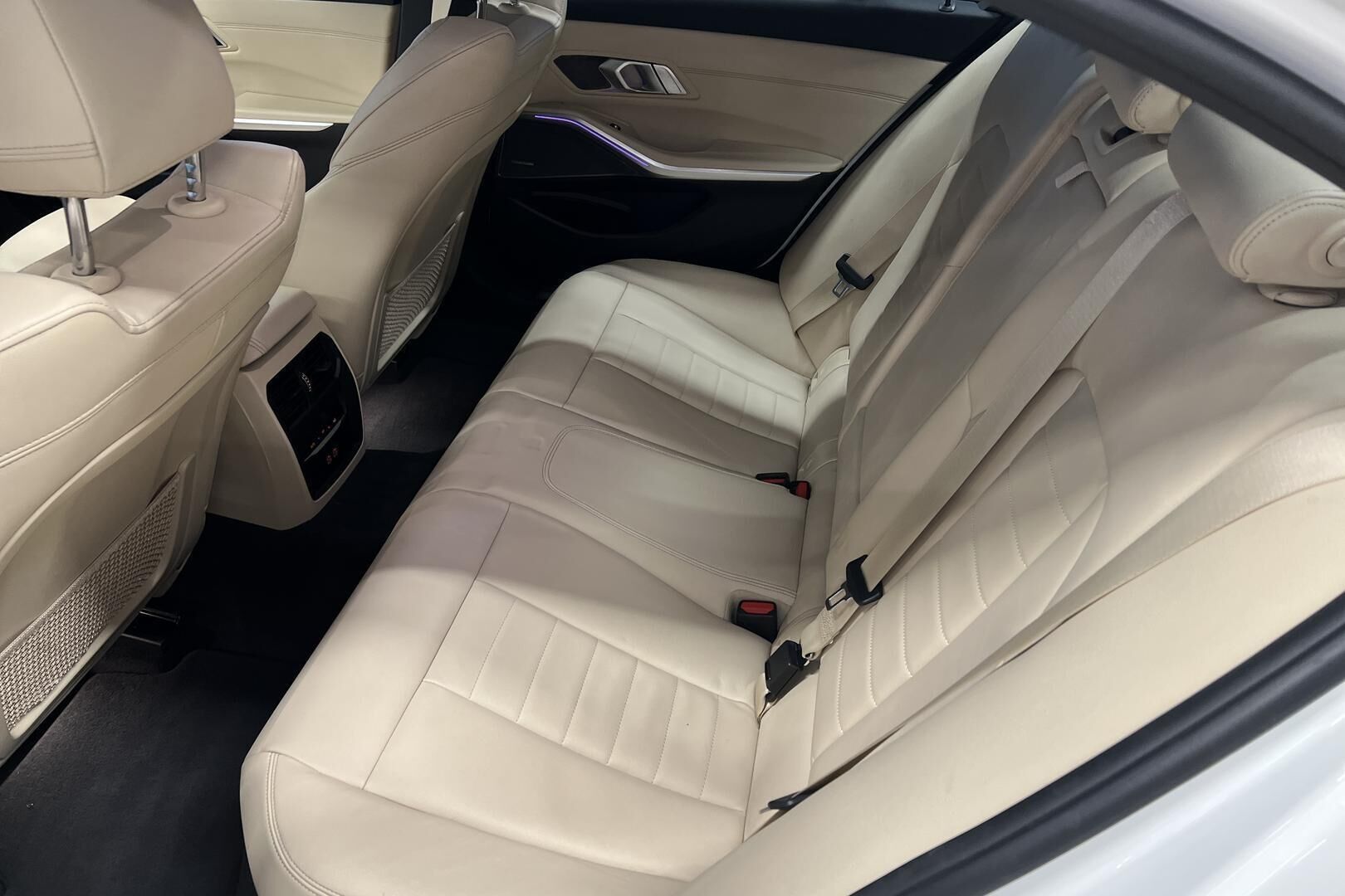 BMW 3-sarja iso kuva 19