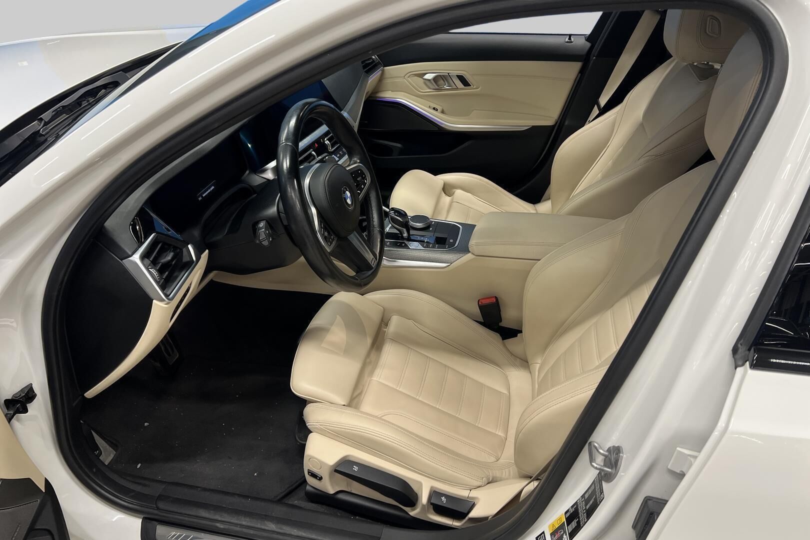 BMW 3-sarja iso kuva 8