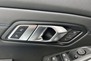 BMW 3-SARJA esikatselu 16