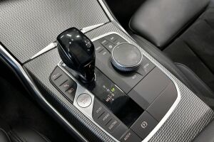 BMW 3-SARJA esikatselu 19