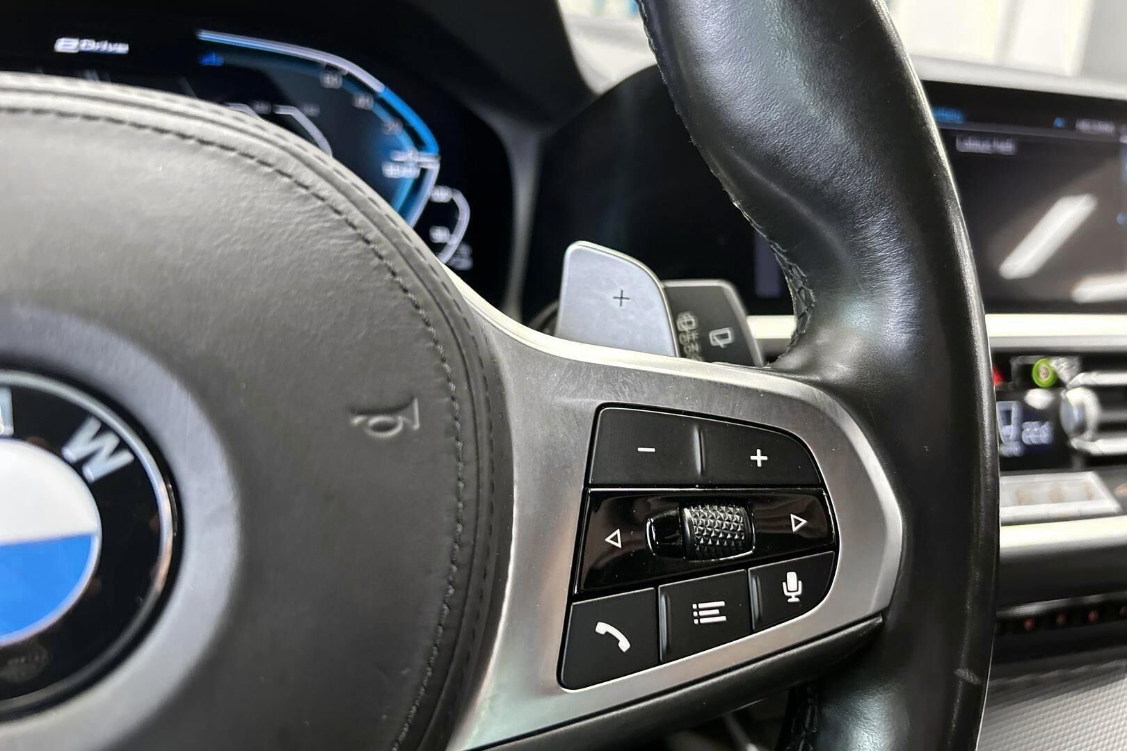 BMW 3-SARJA iso kuva 22